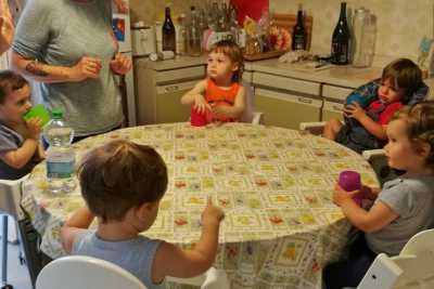 Una casa al posto dell'asilo: � la "madre di giorno". �I bimbi cos� sono pi� protetti�